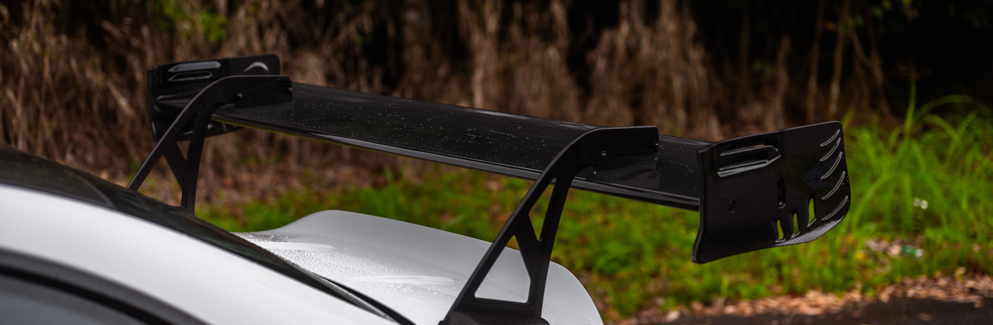 Carbon Fiber Car Spoilers & Wings for Enhanced Aerodynamics