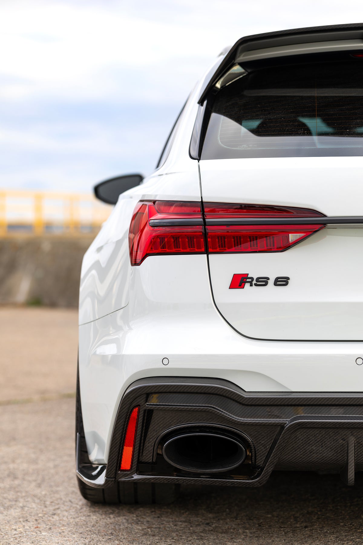 EU Audi RS6 C8 — White Street Build