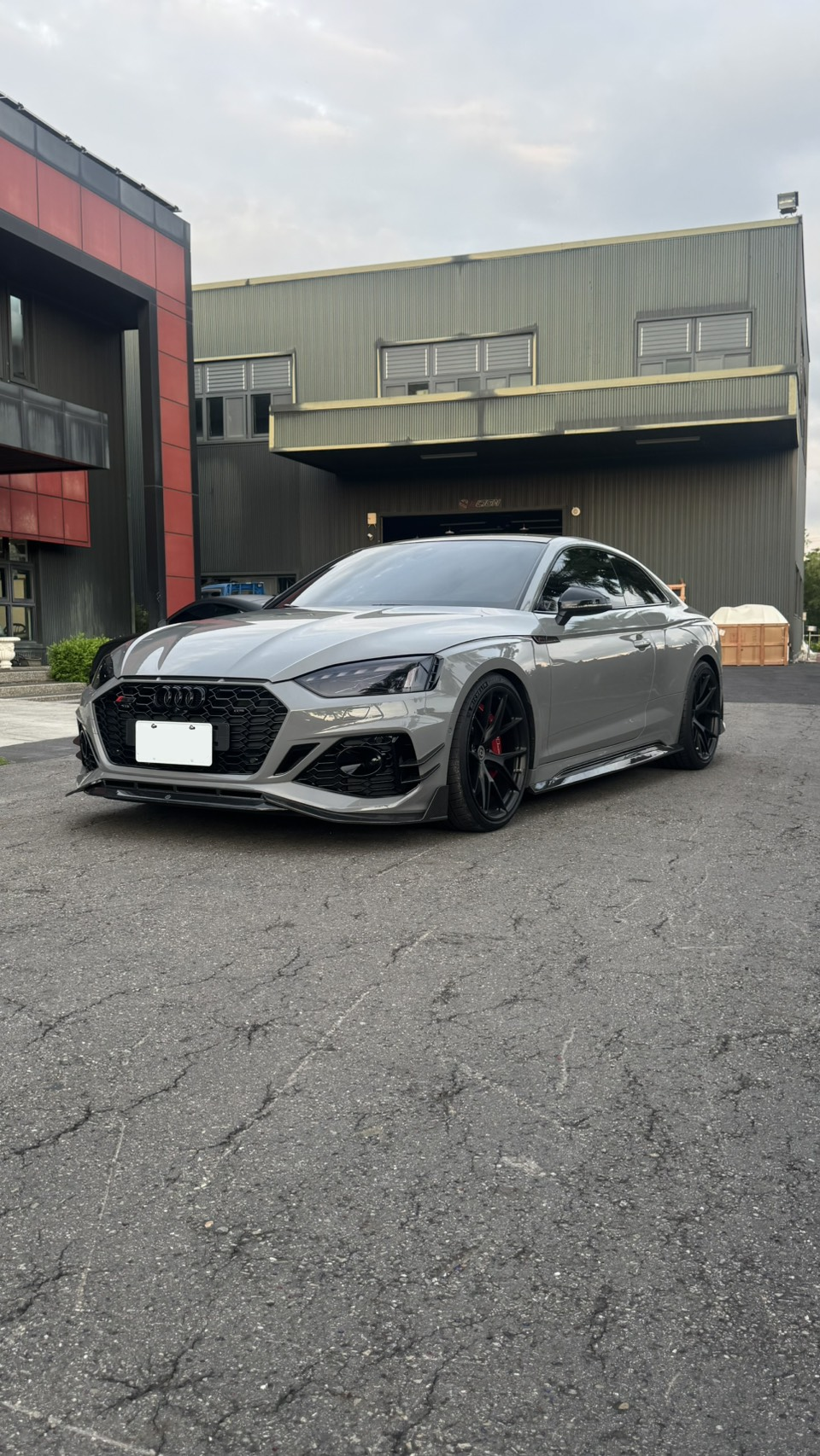 Taiwan Audi RS5 B9.5 Coupe Street Build