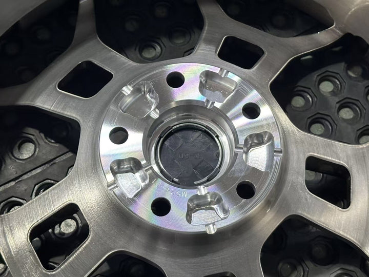 MS24R — Rear mounting surface detail