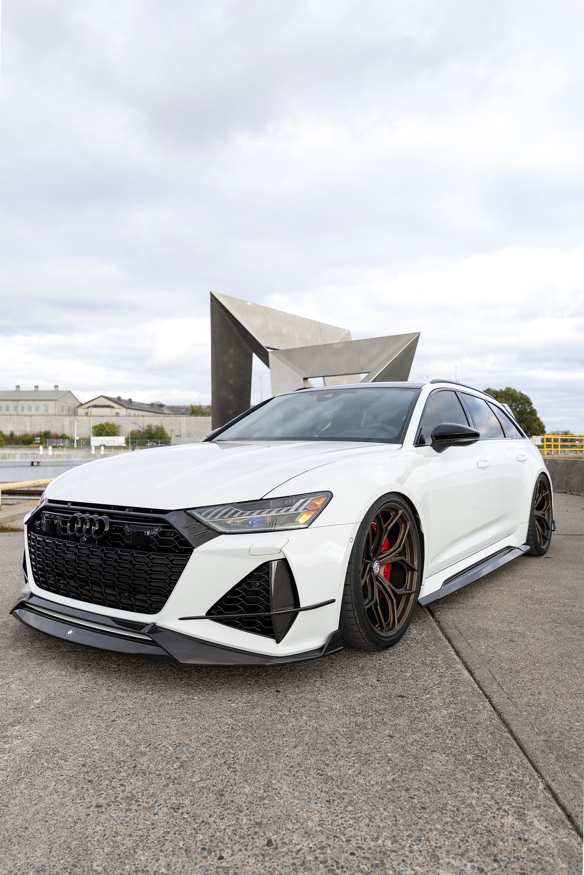 EU Audi RS6 C8 — White Street Build