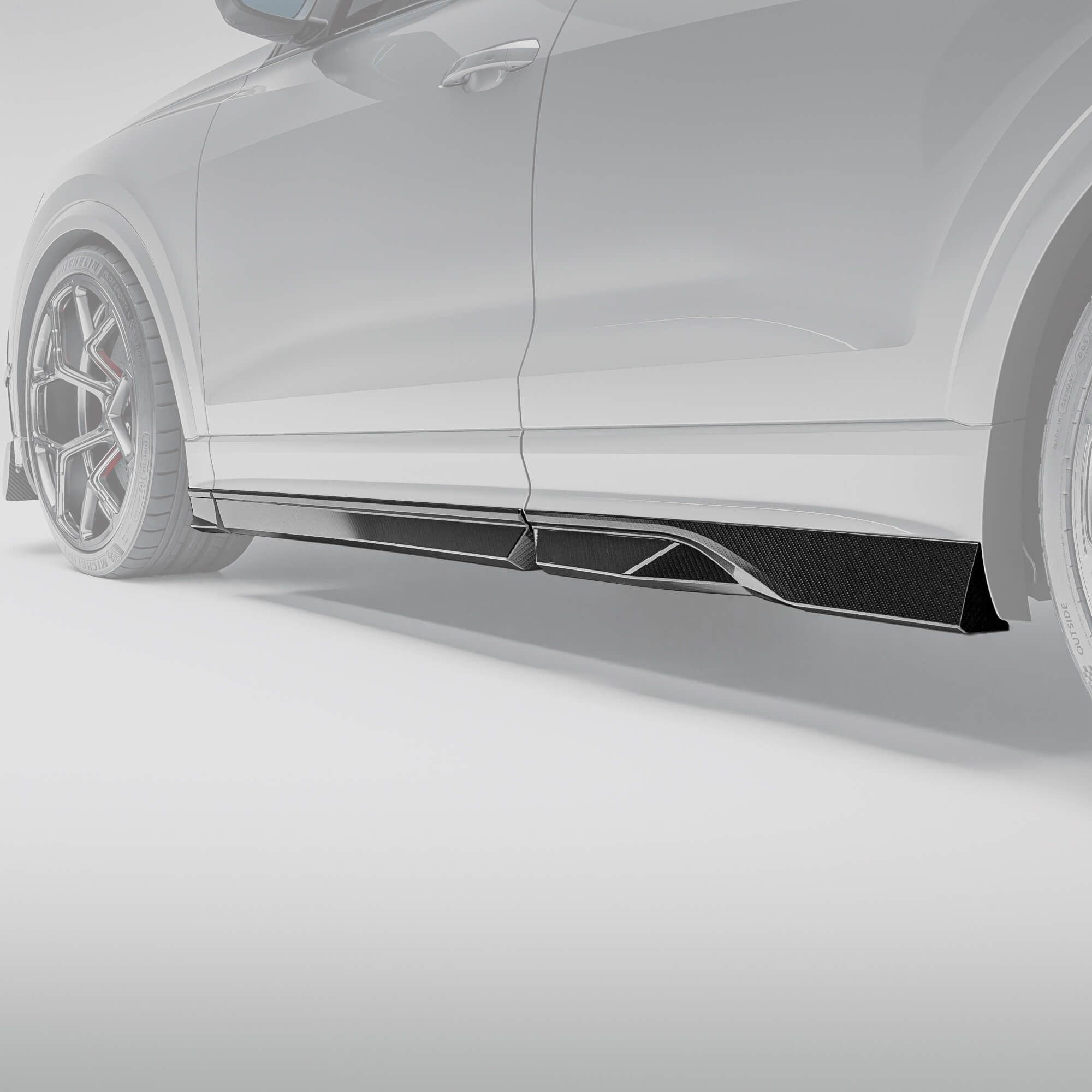 audi-rsq8-pre-lci-carbon-fiber-side-skirts