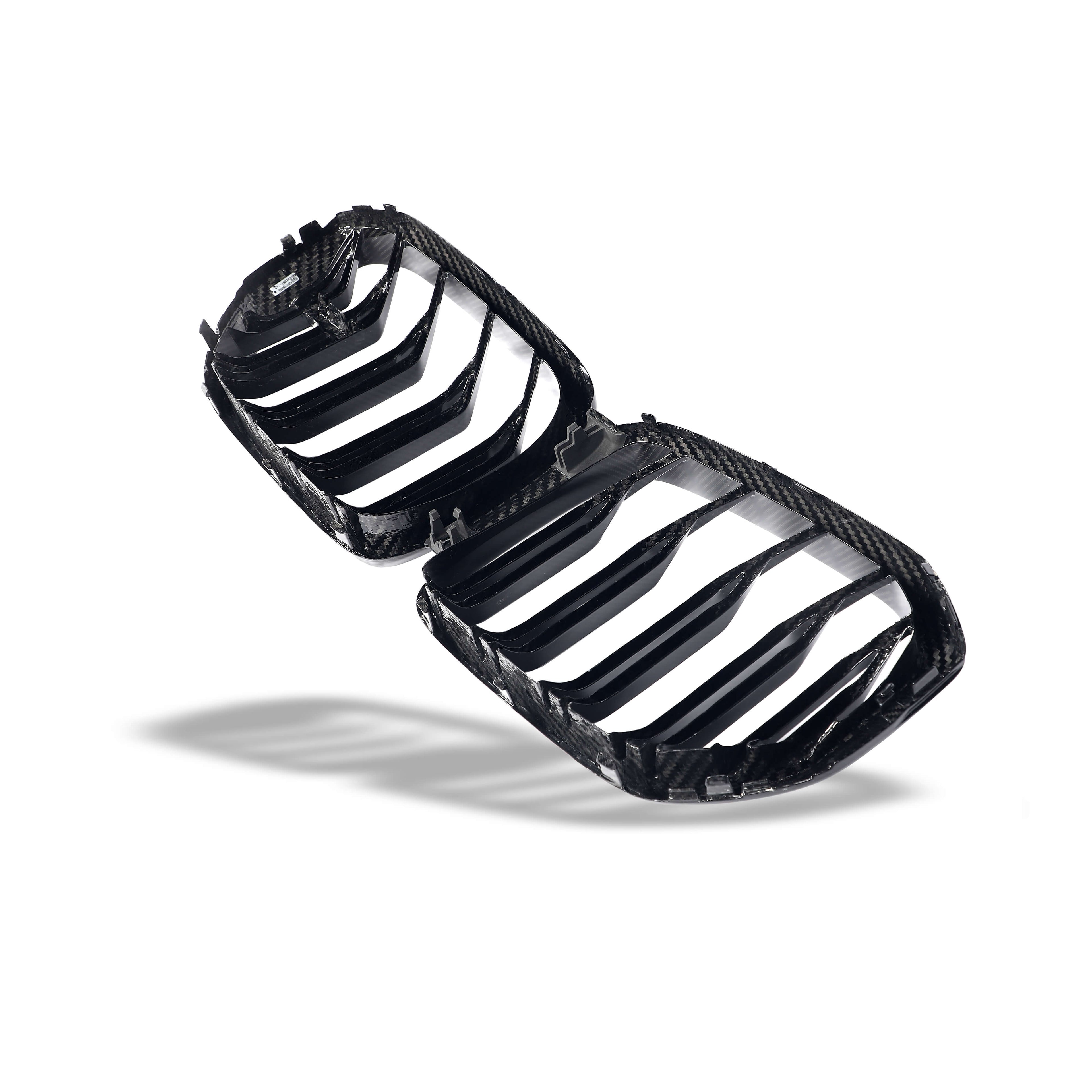 bmw-x5m-f95-pre-lci-carbon-fiber-front-grill-revozport-white-base-actual-photos
