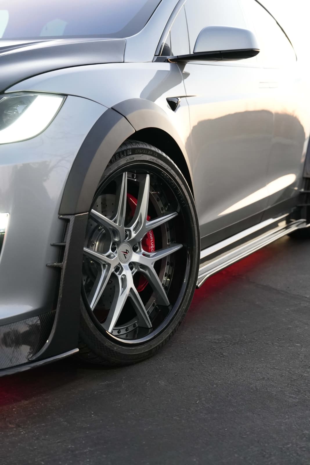 US Tesla Model X — Grey Full Aero Build