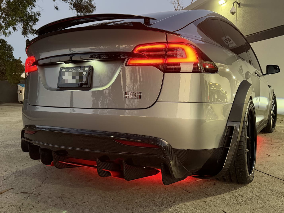 US Tesla Model X — Grey Full Aero Build