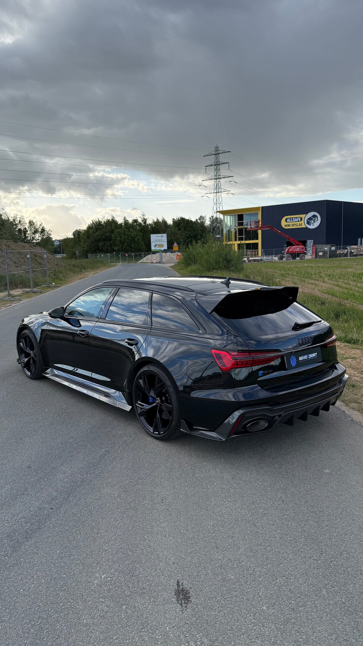 EU Audi RS6 C8 — Black Street Build