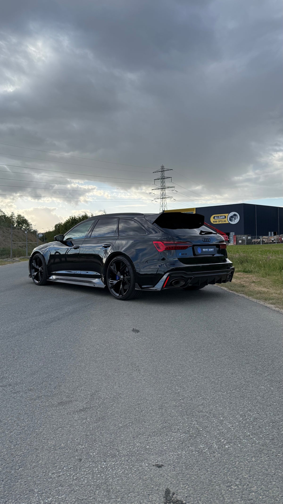 EU Audi RS6 C8 — Black Street Build