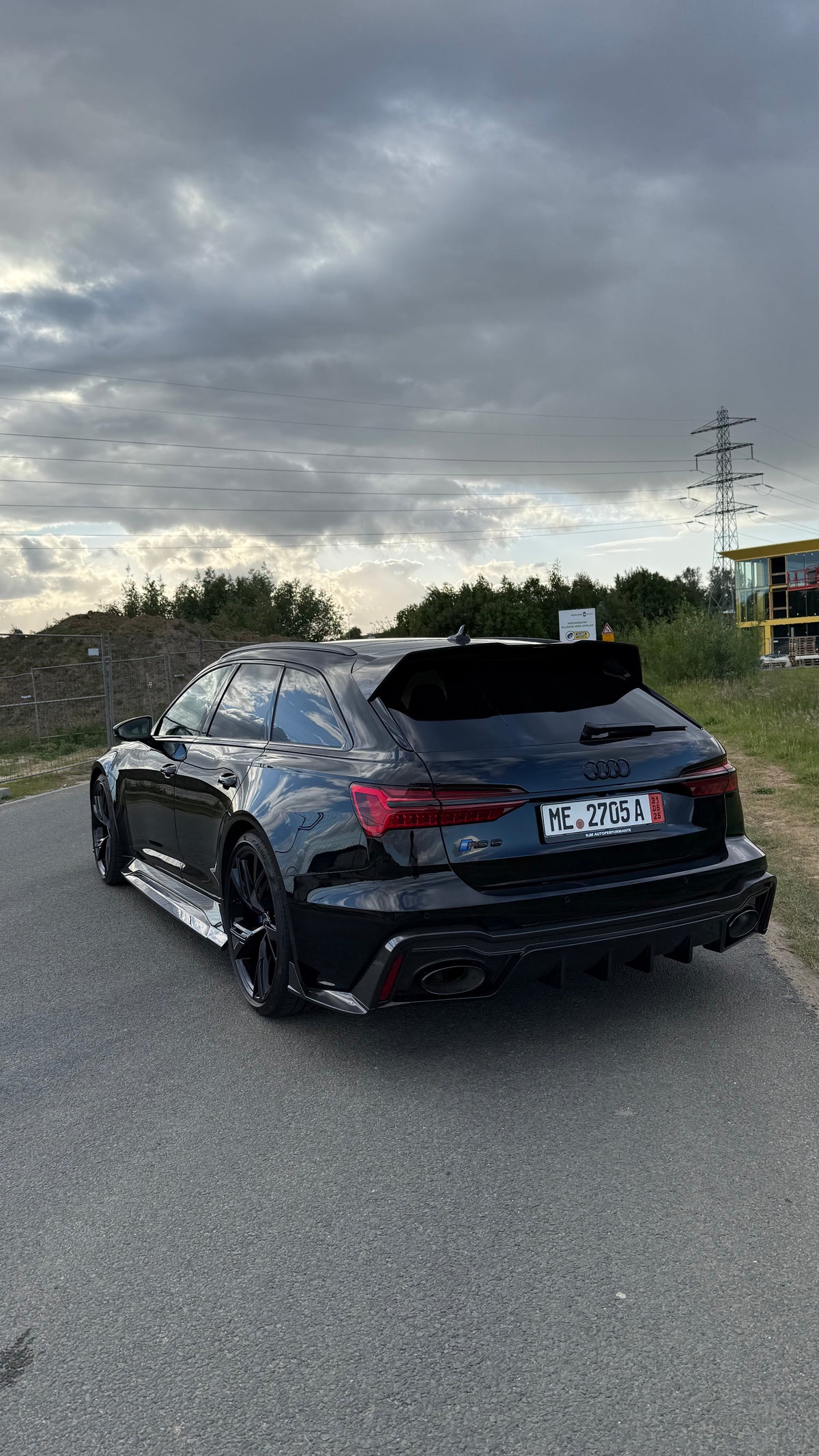 EU Audi RS6 C8 — Black Street Build