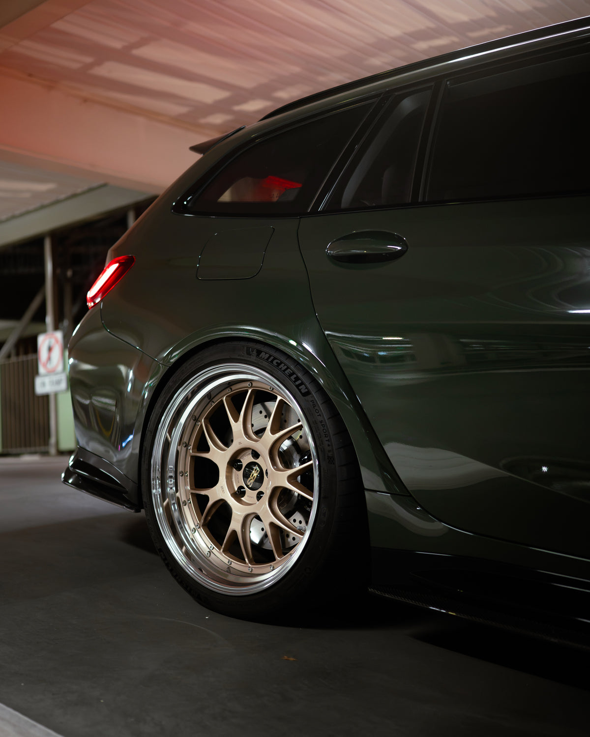 AU G81 M3