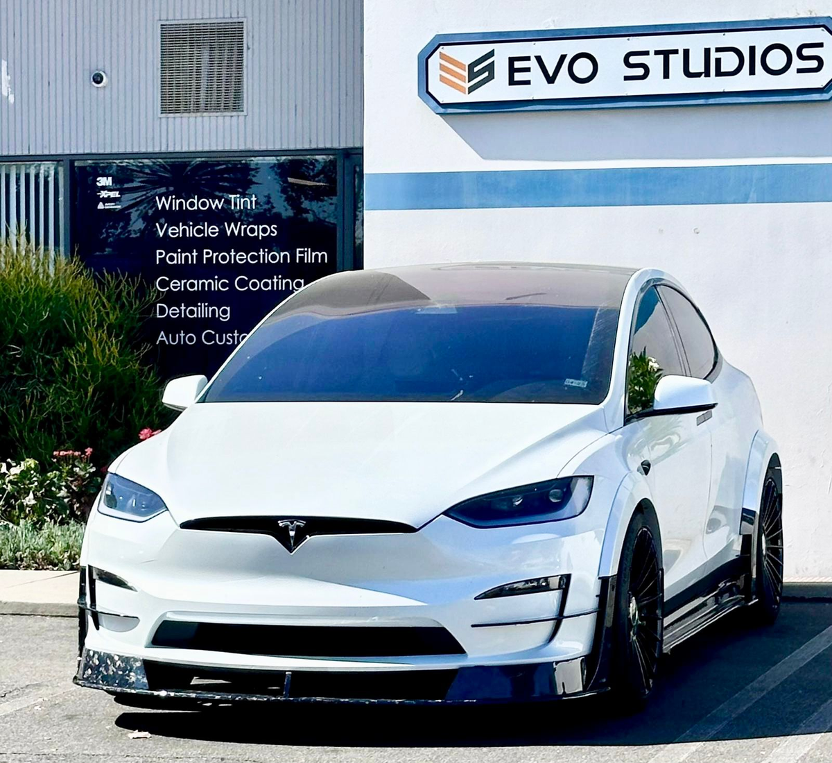 US Tesla Model X — White Splitter & Skirts Build